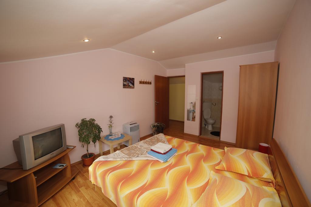 Pension Casa Anadam Băile Herculane Rum bild